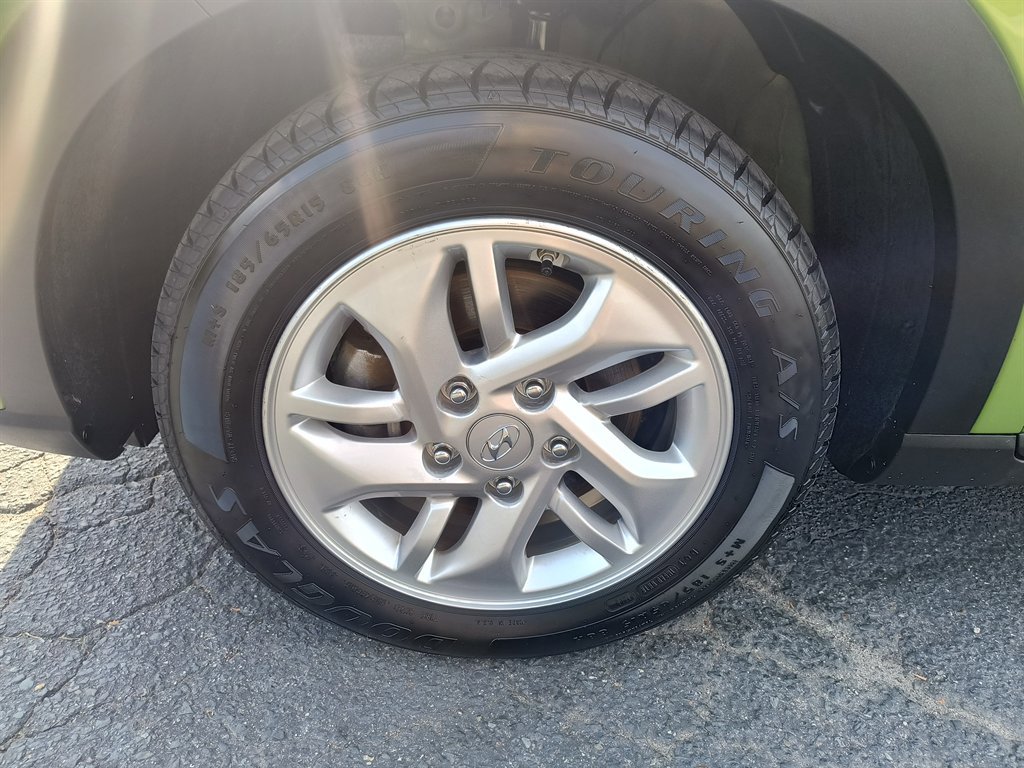 Used 2022 Hyundai Venue SE image 9