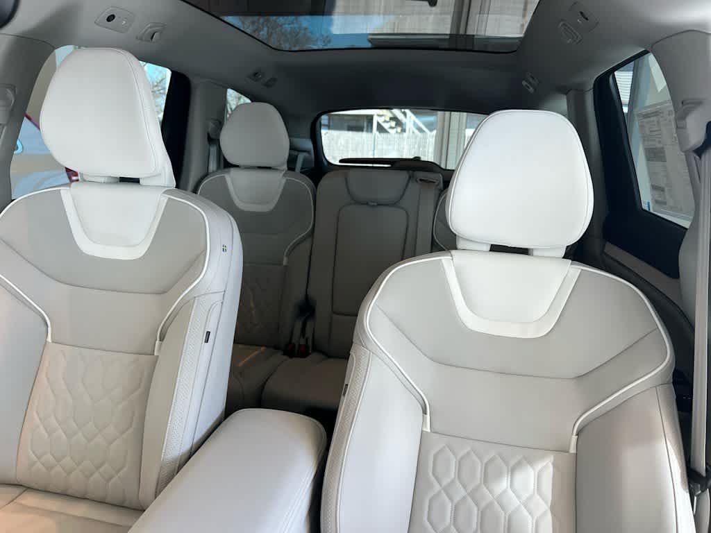 New 2026 Volvo EX90 Plus AWD/4WD image 15