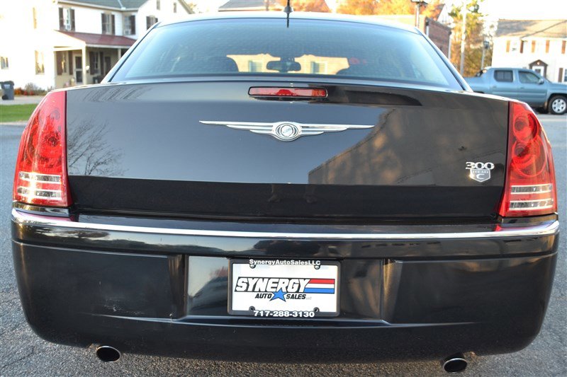 Used 2008 Chrysler 300 C image 4