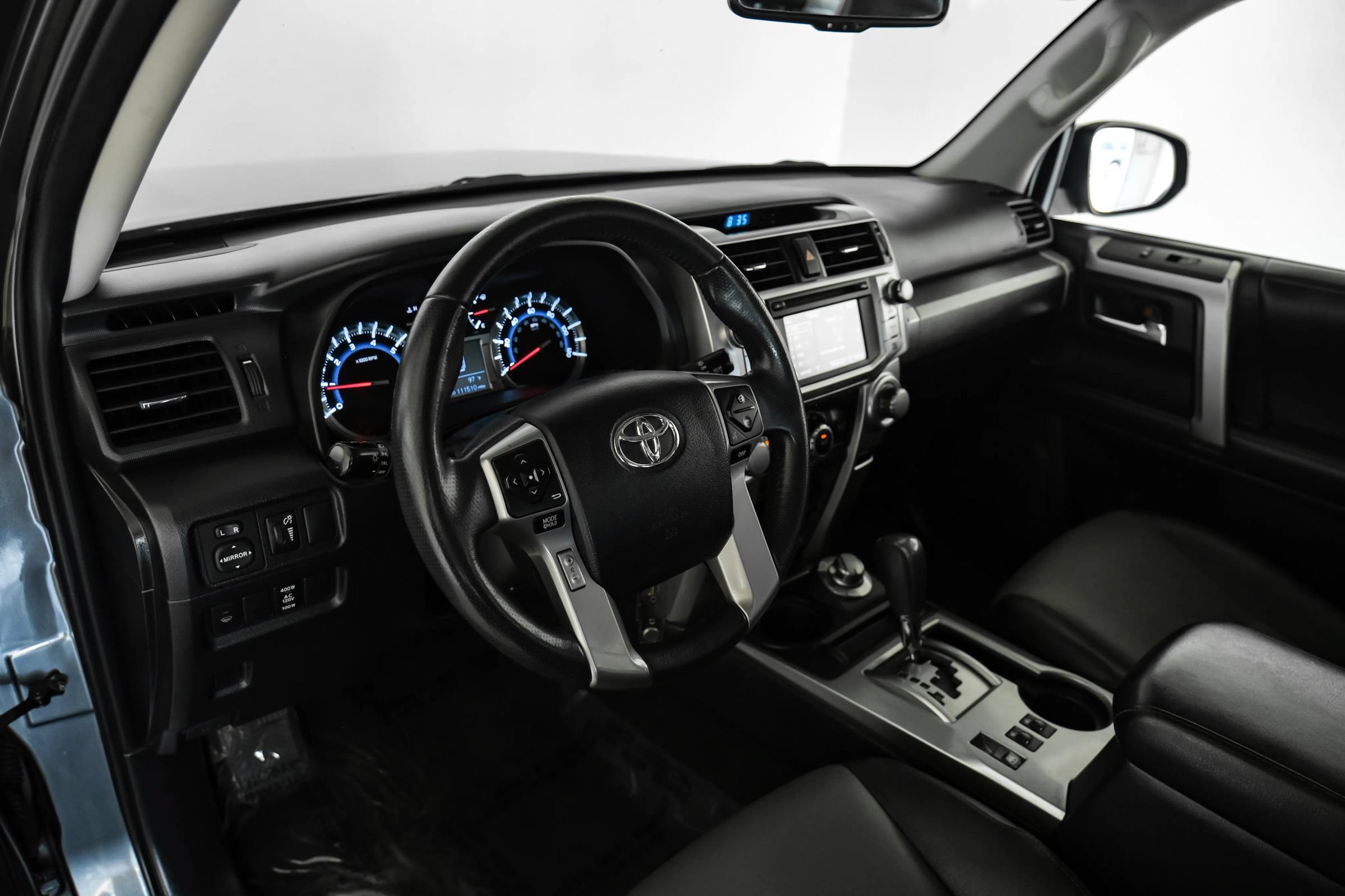 Used 2018 Toyota 4Runner SR5 Premium AWD/4WD image 2