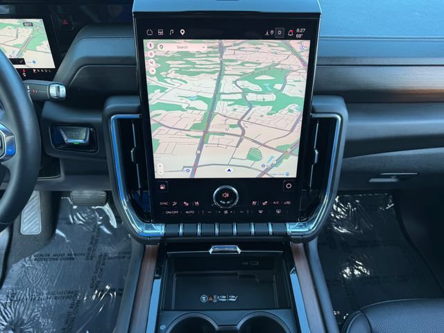 Used 2025 GMC Yukon XL Denali AWD/4WD image 29