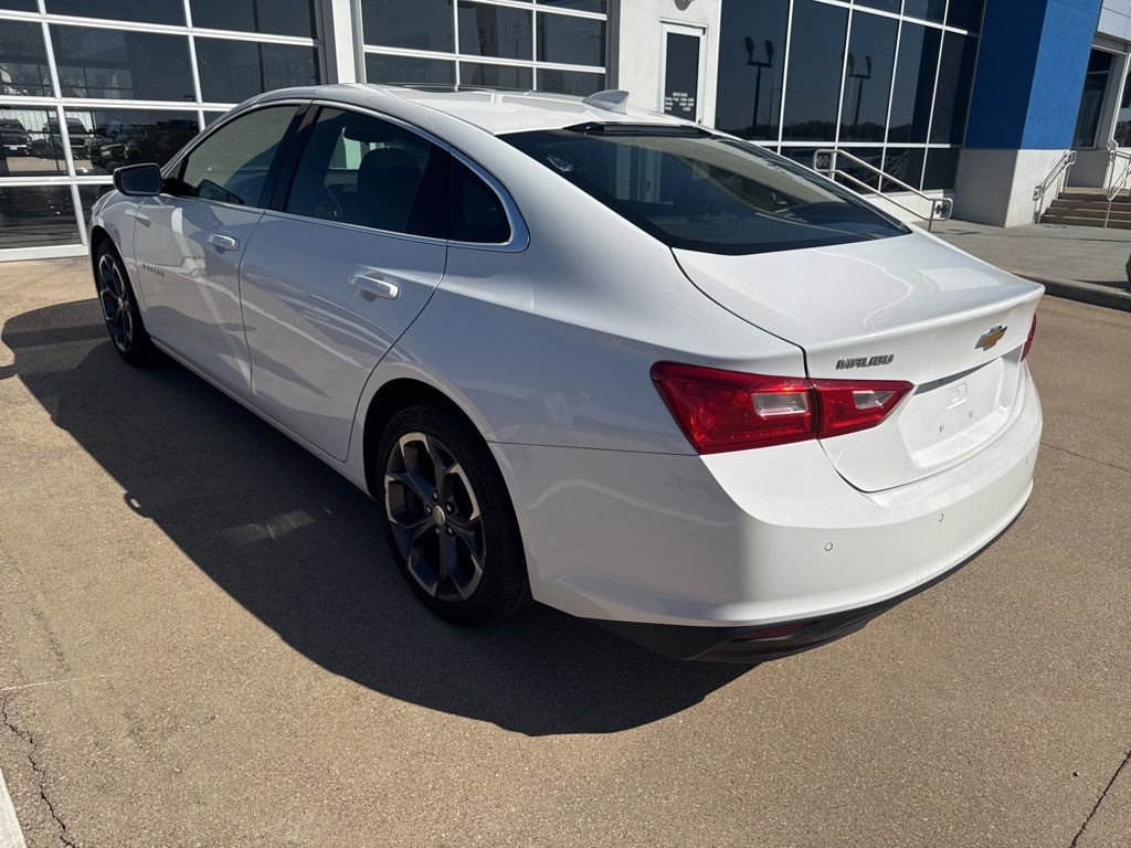 Used 2024 Chevrolet Malibu LT image 3