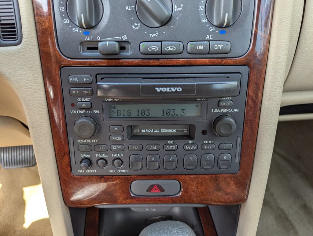 Used 2000 Volvo C70 LT FWD image 21
