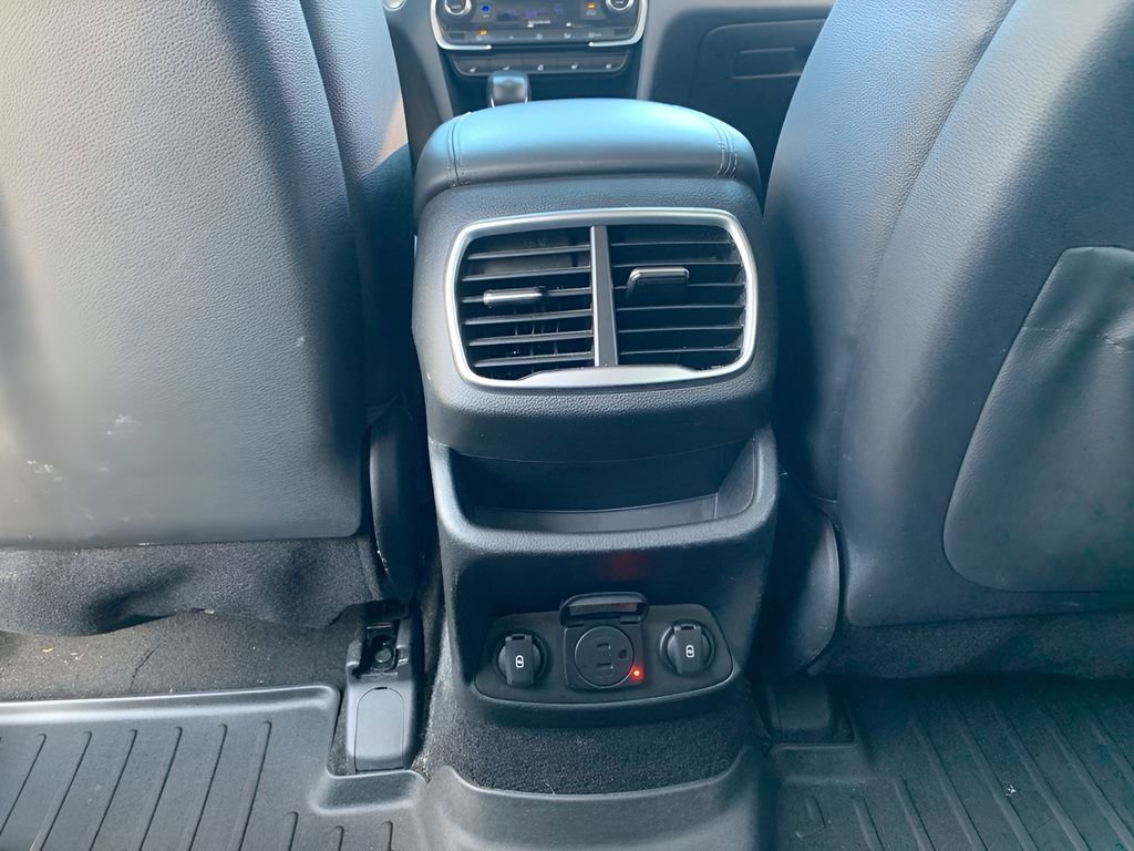 Used 2019 Hyundai Santa Fe Limited w/ Cargo Package image 14