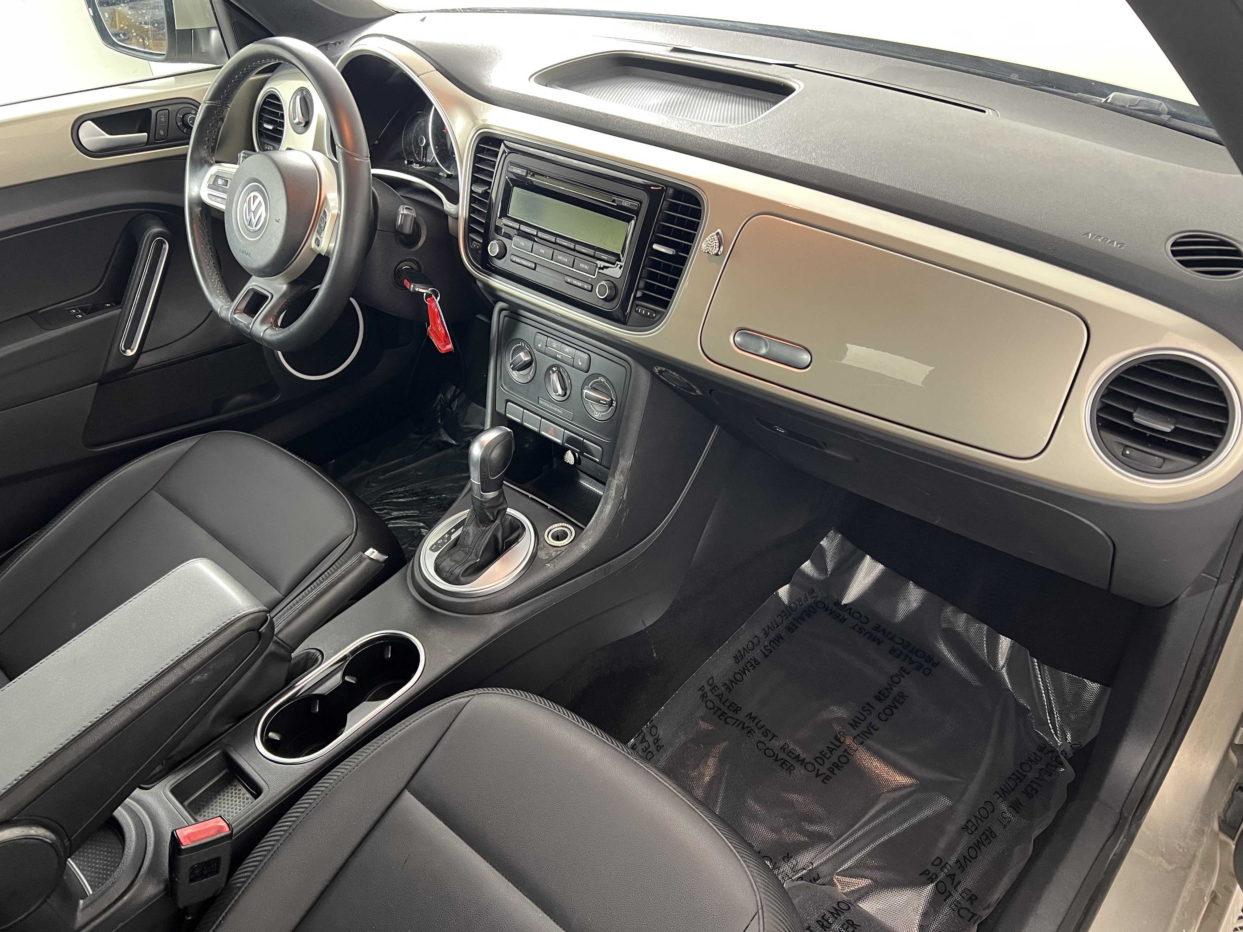 Used 2015 Volkswagen Beetle 1.8T FWD image 29