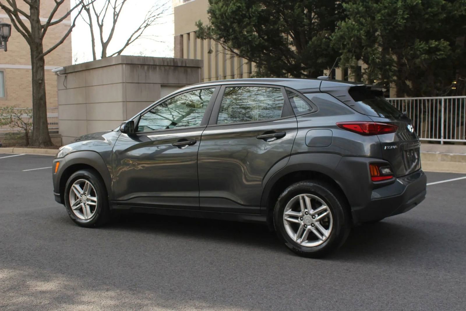 Used 2021 Hyundai Kona SE AWD/4WD image 9