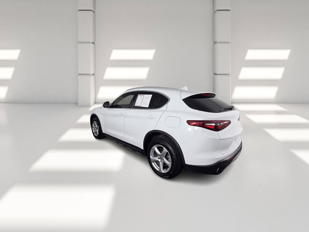 Used 2020 Alfa Romeo Stelvio image 8