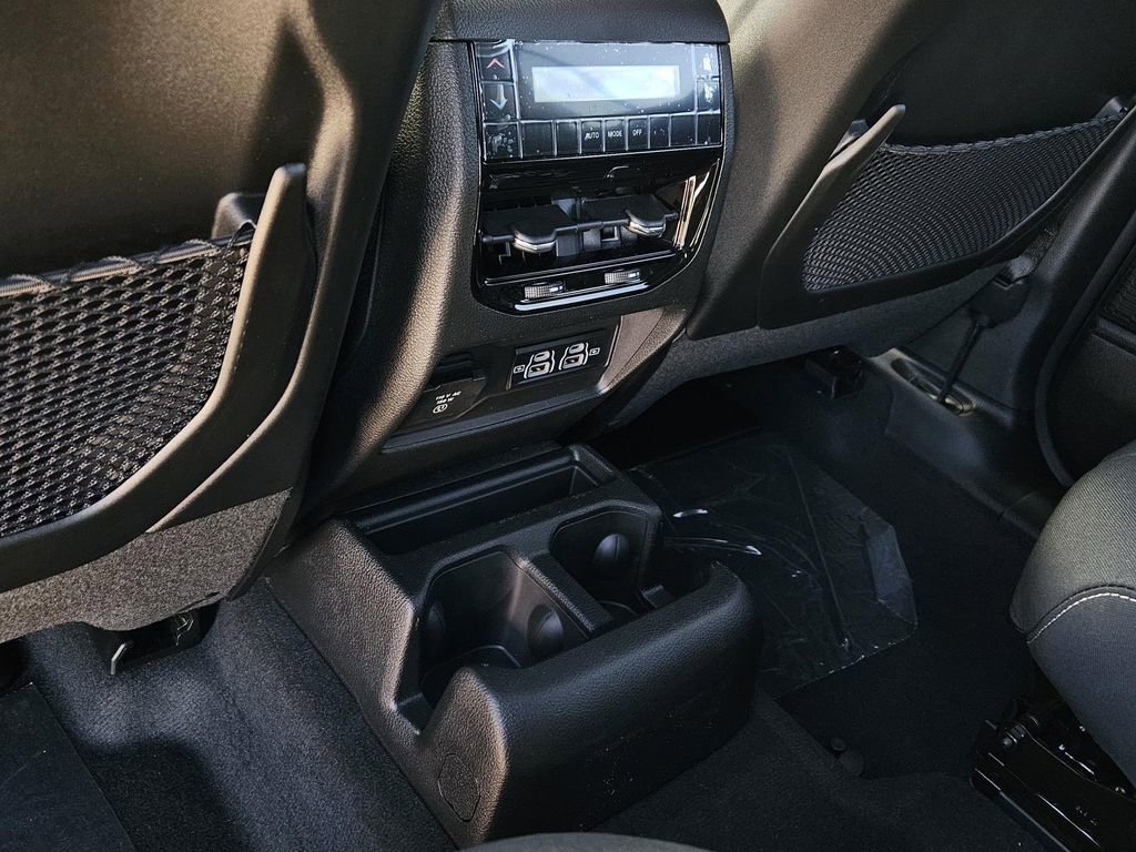 New 2026 Jeep Grand Cherokee L 2WD image 15