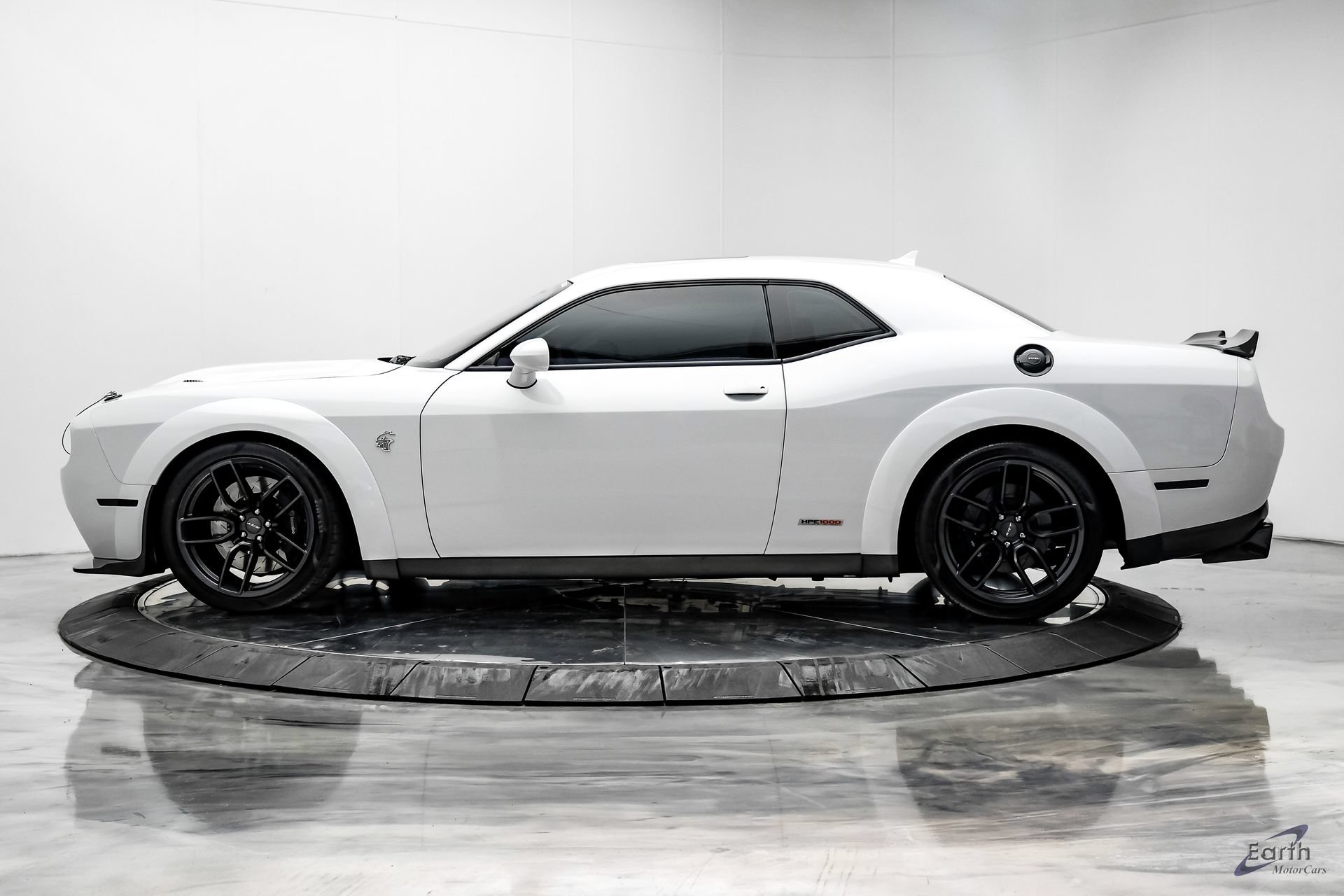 Used 2018 Dodge Challenger SRT Hellcat RWD image 7