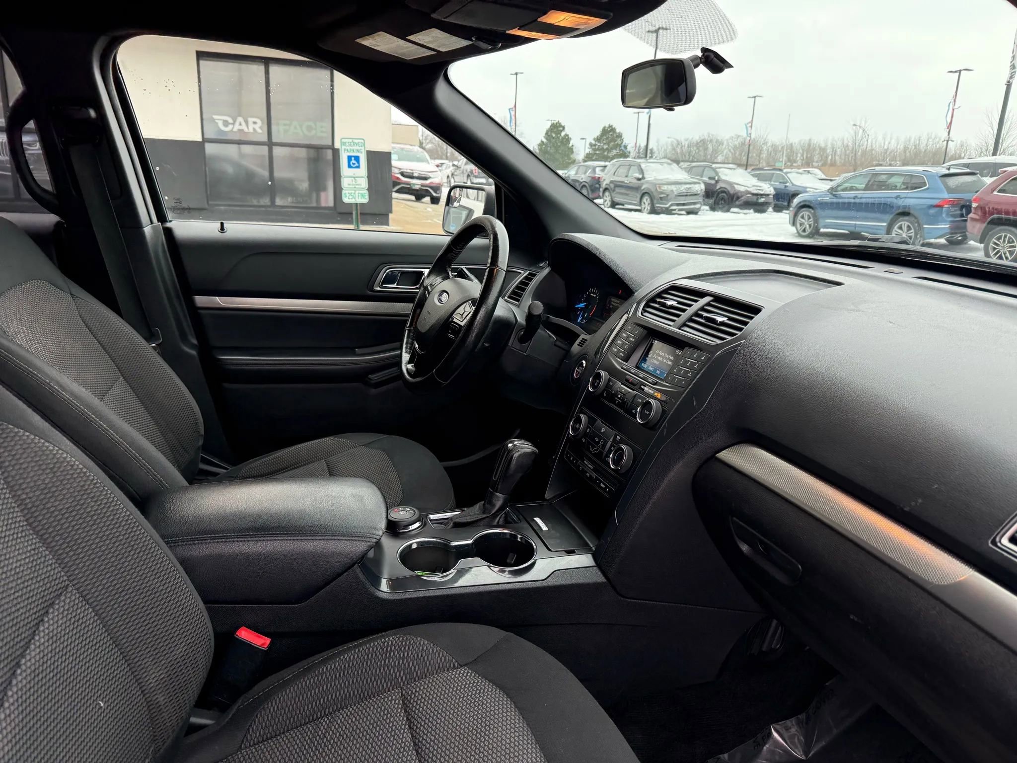 Used 2018 Ford Explorer XLT image 26