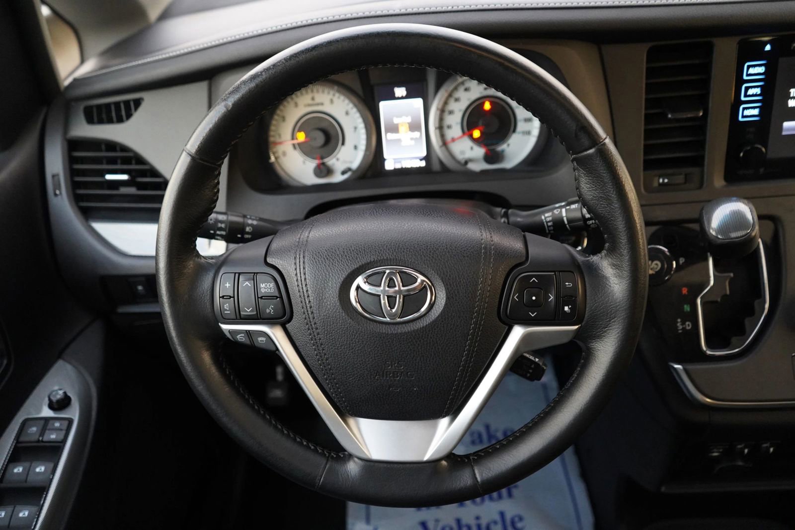 Used 2015 Toyota Sienna SE Premium image 21