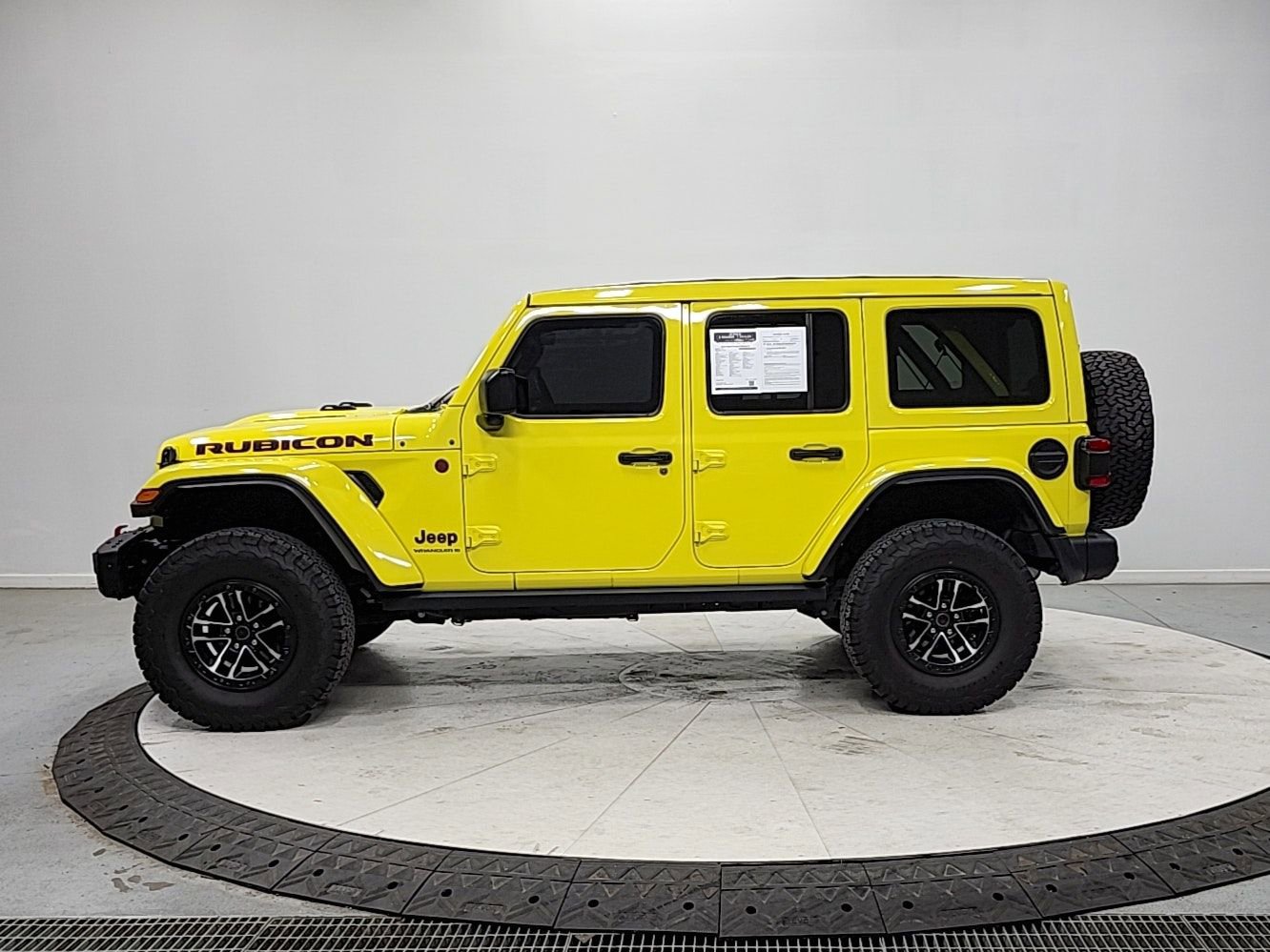 Used 2024 Jeep Wrangler Unlimited Rubicon image 4