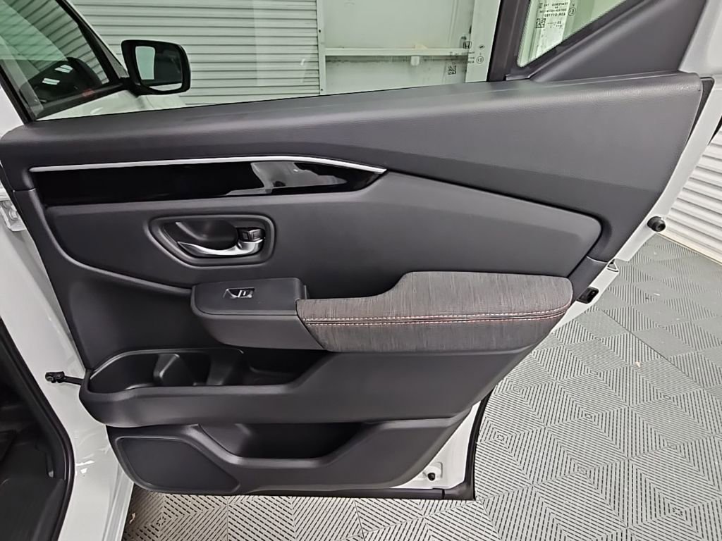 New 2025 Honda Pilot Sport image 33