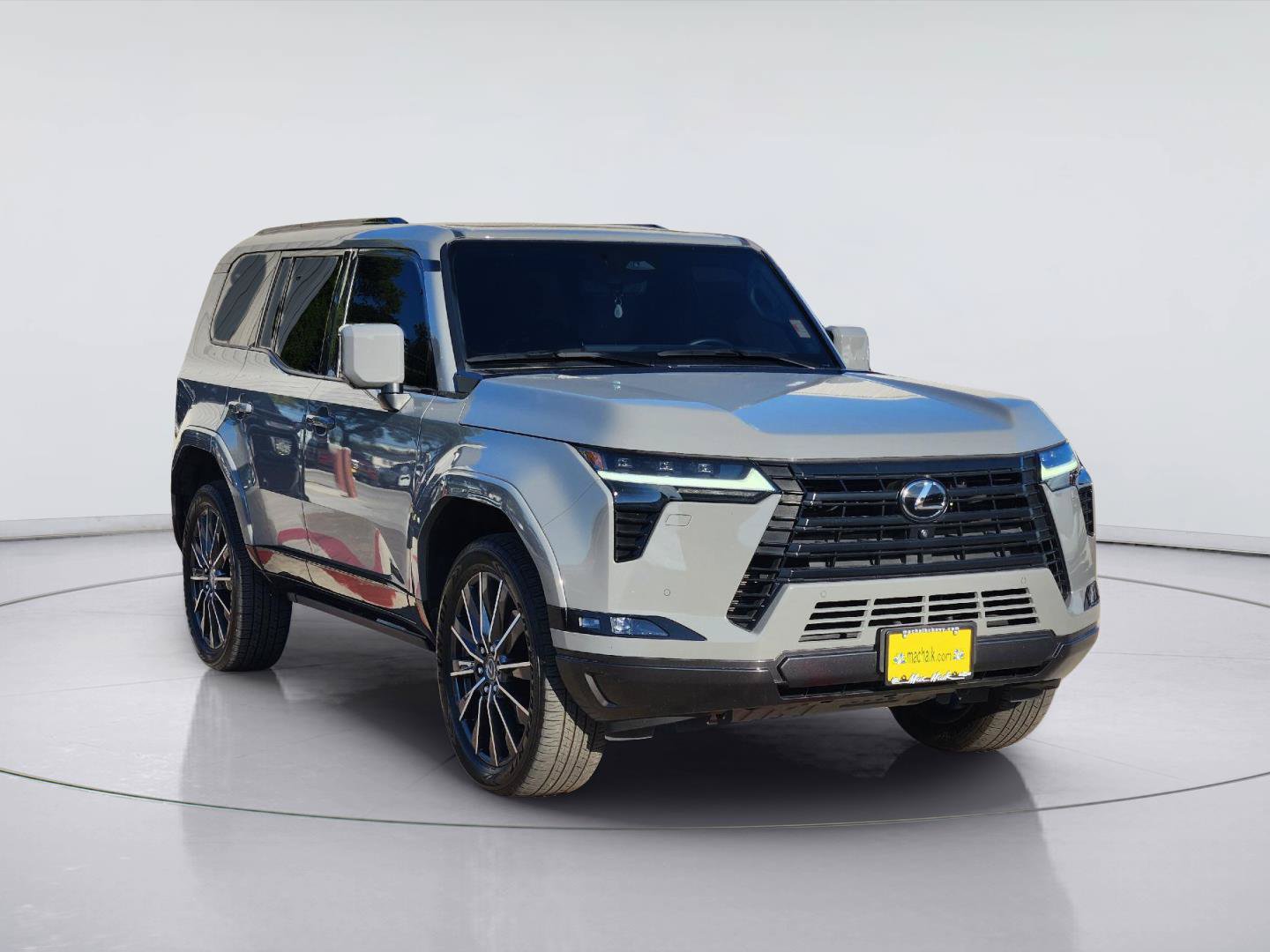 Used 2025 Lexus GX 550 w/ Accessory Package (2T) AWD/4WD image 3