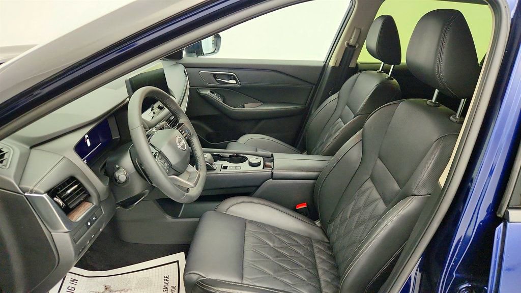 Used 2025 Nissan Rogue Platinum w/ Platinum Premium Package image 20