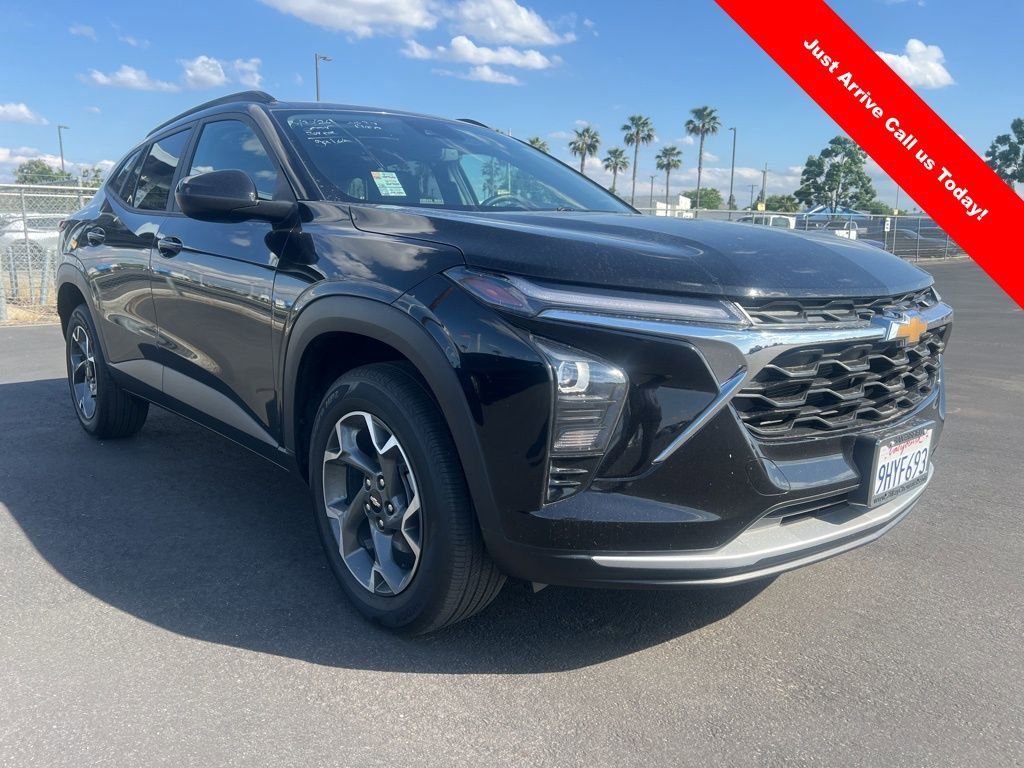 Used 2024 Chevrolet Trax LT w/ LT Convenience Package image 1