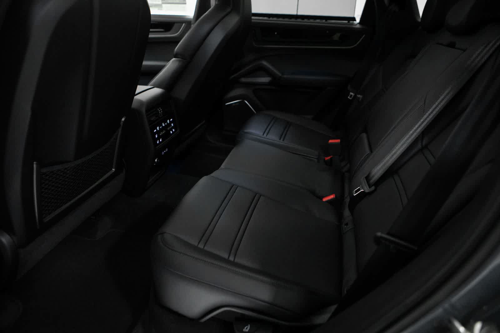 New 2026 Porsche Cayenne Turbo AWD/4WD image 35