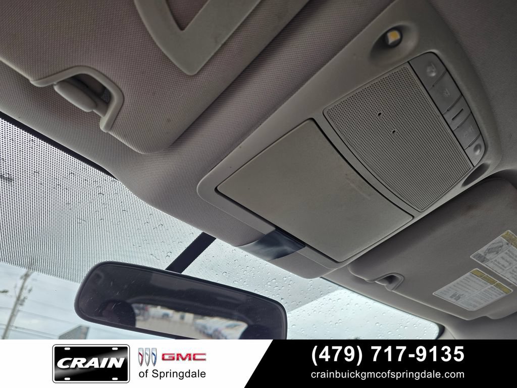 Used 2017 Nissan Rogue SV AWD/4WD image 18