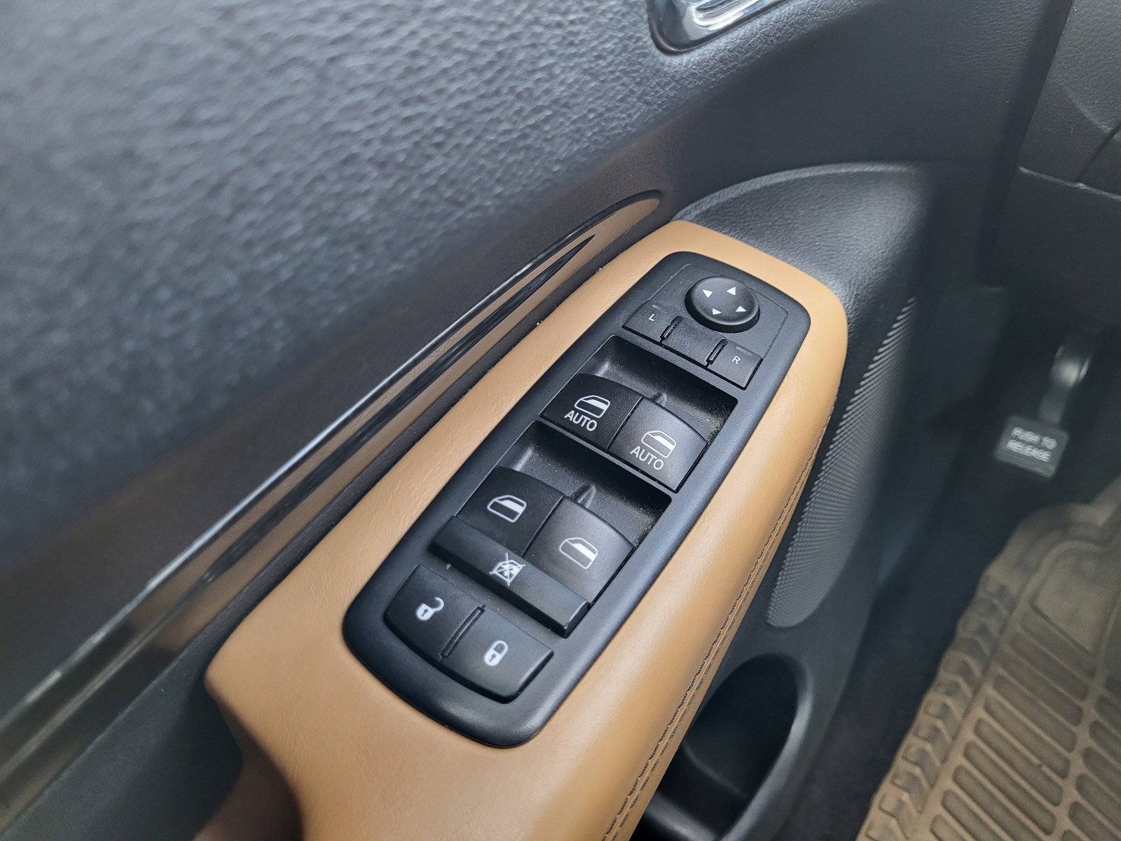 Used 2017 Dodge Durango Citadel w/ Technology Group image 13