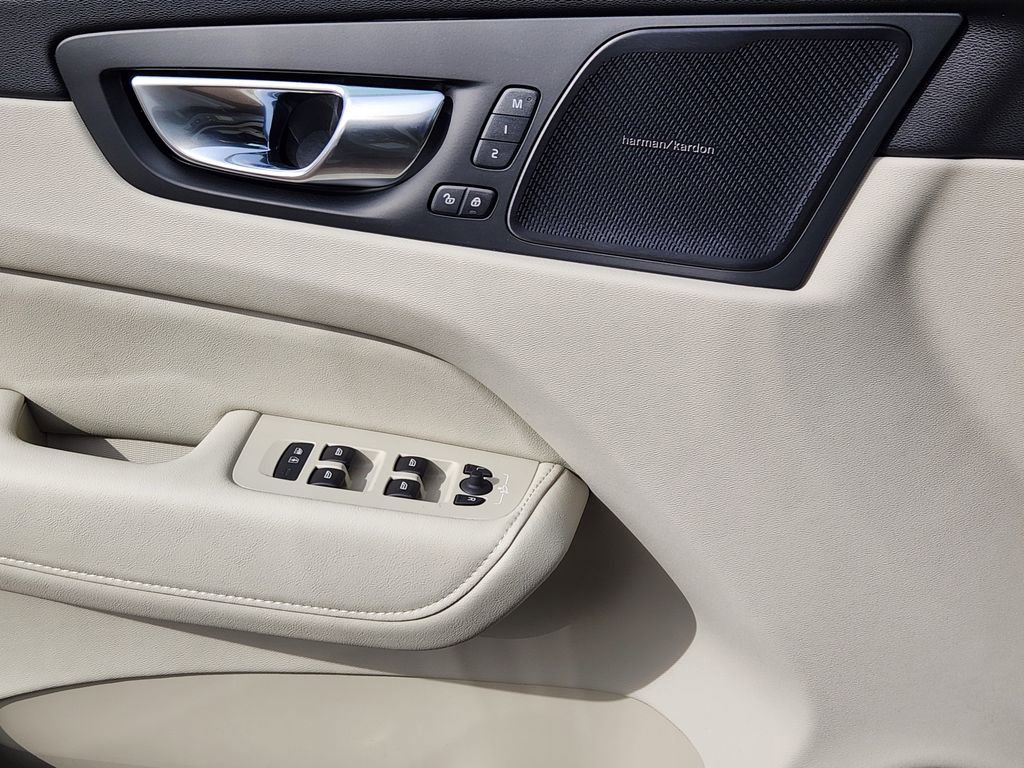 New 2026 Volvo XC60 B5 Ultra w/ Protection Package Premier image 12