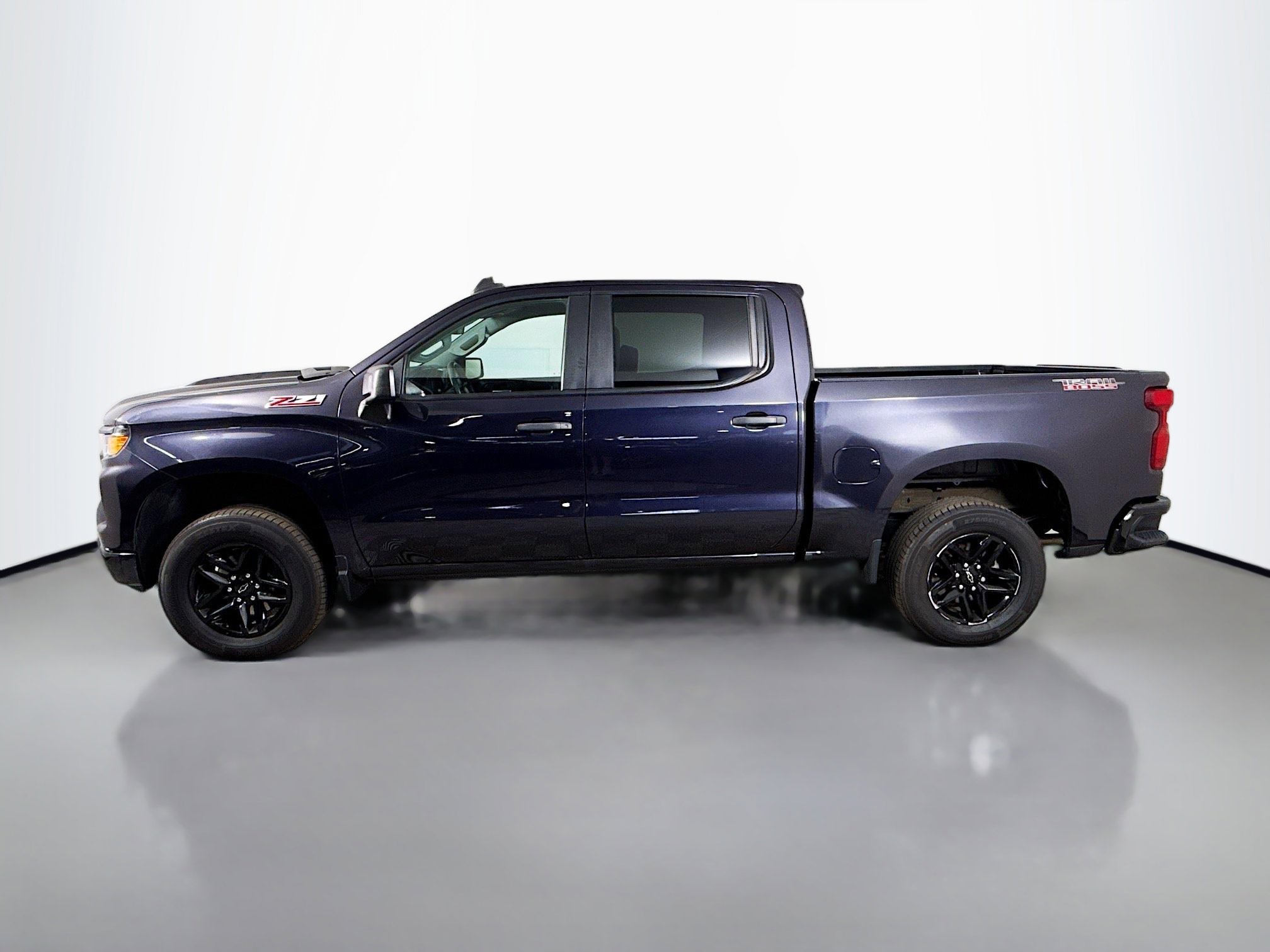 Used 2022 Chevrolet Silverado 1500 Custom Trail Boss w/ LPO, Dark Essentials Package image 6