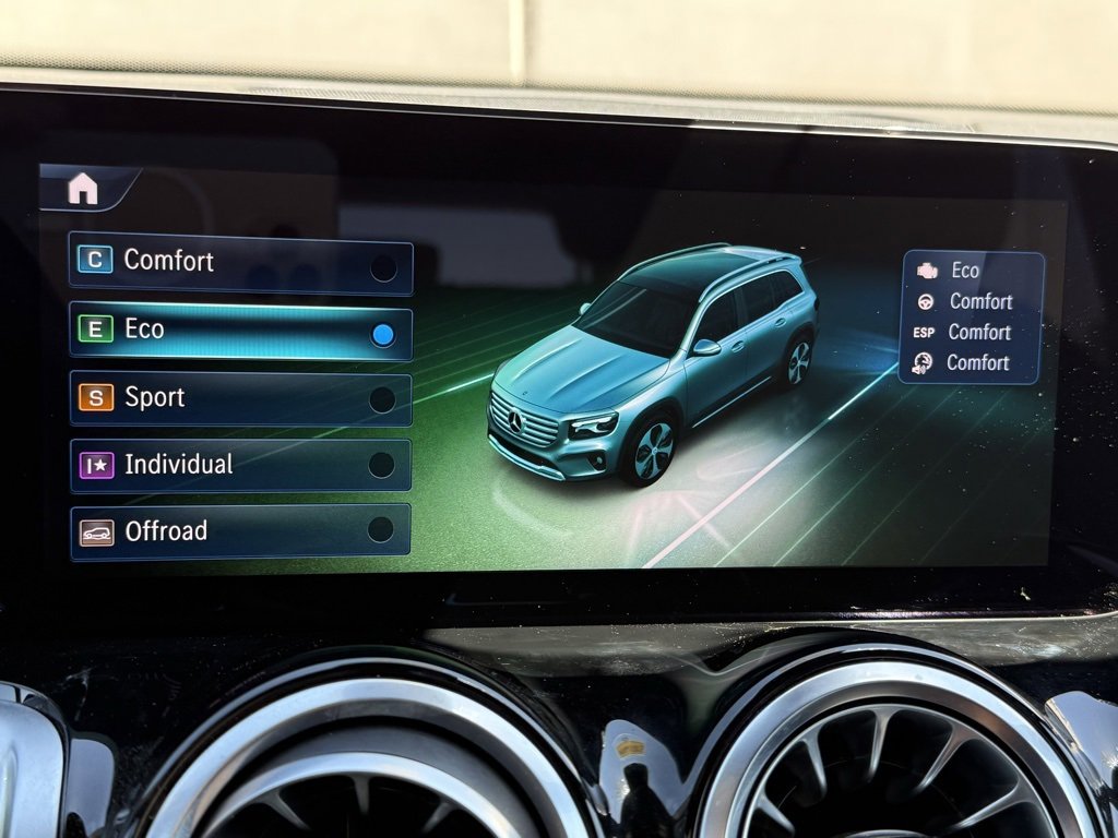 Used 2024 Mercedes-Benz GLB 250 4MATIC image 10