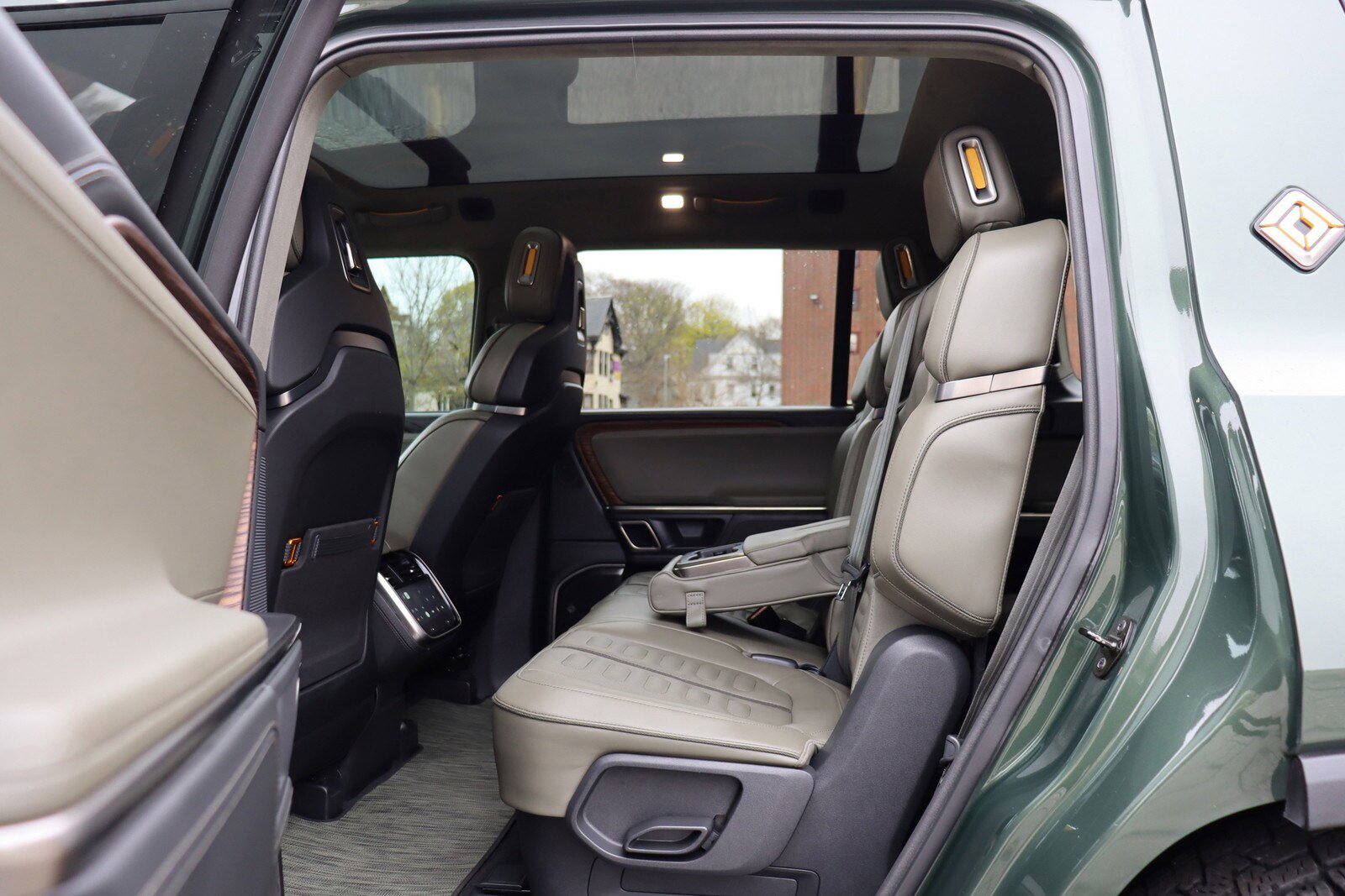 Used 2023 Rivian R1S Adventure image 14