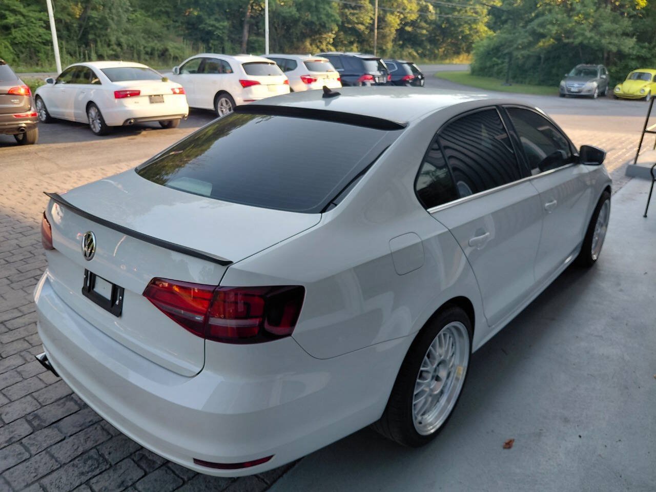 Used 2017 Volkswagen Jetta SE FWD image 6