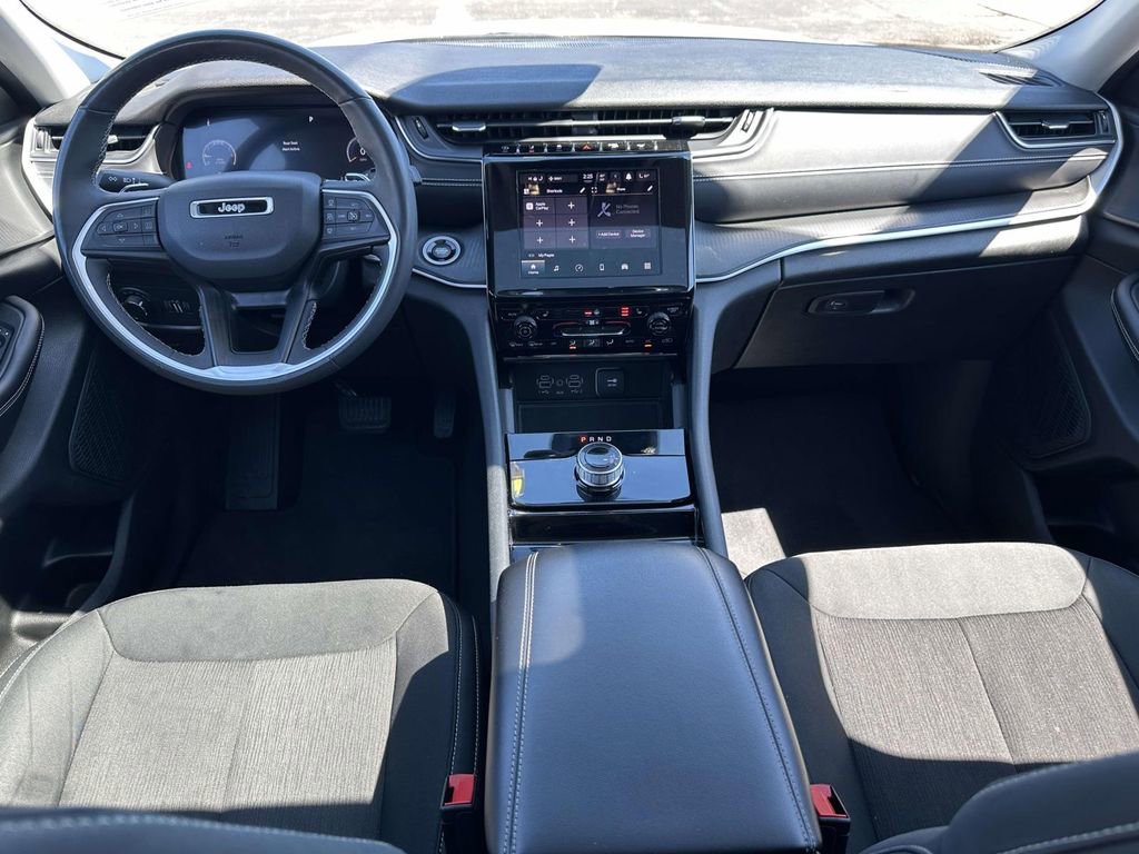 Used 2023 Jeep Grand Cherokee Laredo w/ Luxury Tech Group I image 14