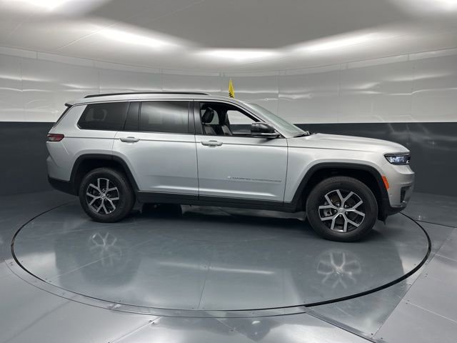 Certified 2024 Jeep Grand Cherokee L Limited w/ Luxury Tech Group II image 3