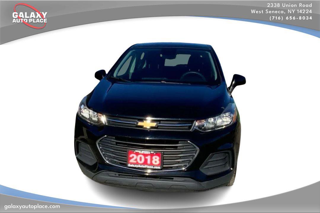 Used 2018 Chevrolet Trax LS w/ LPO, Protection Package FWD image 2