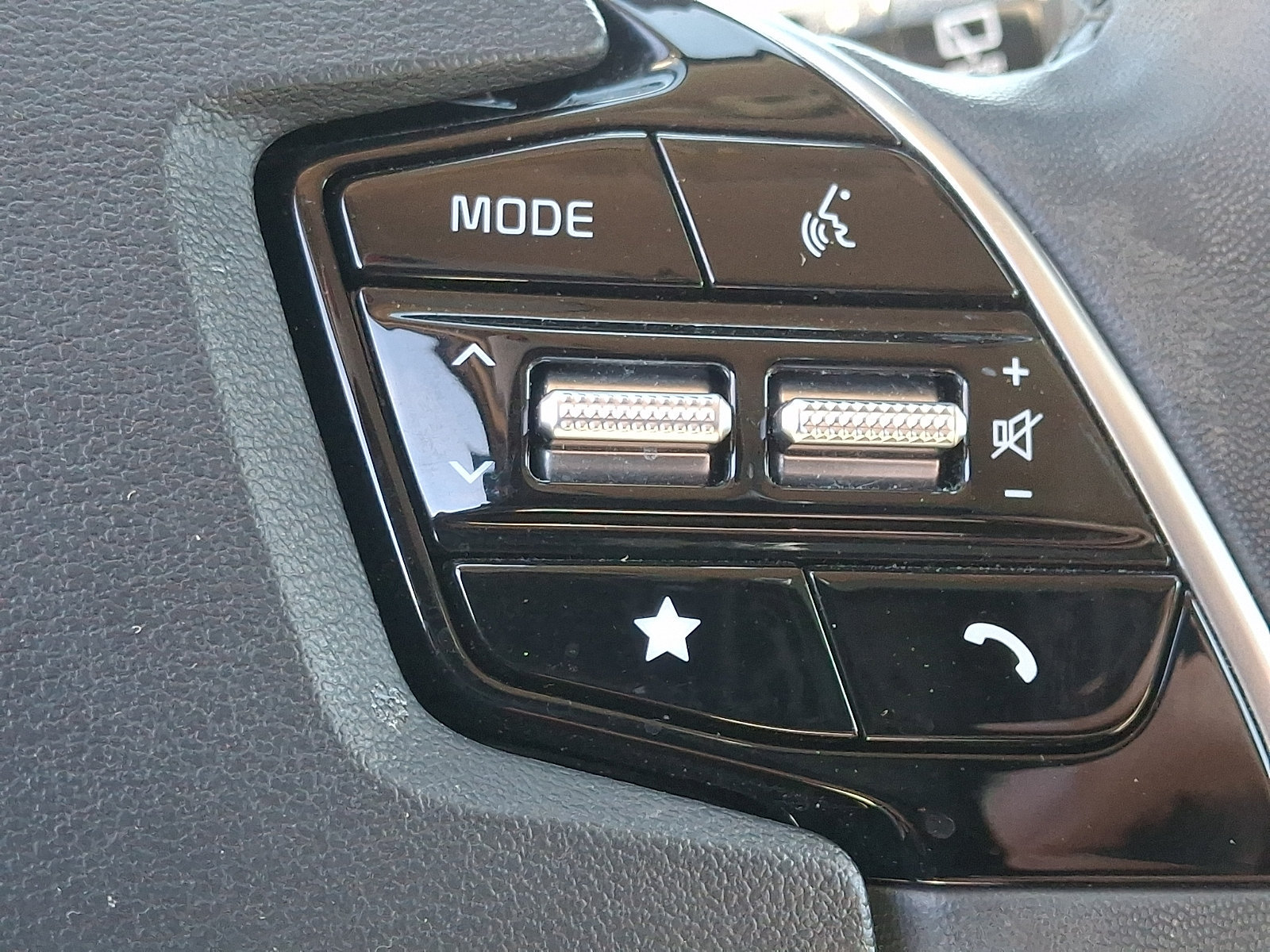 Certified 2023 Kia Niro EX FWD image 22