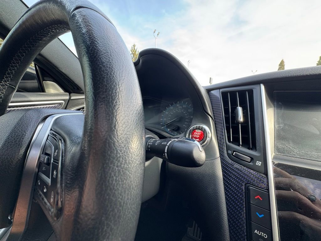 Used 2017 INFINITI Q60 Red Sport 400 AWD/4WD image 17