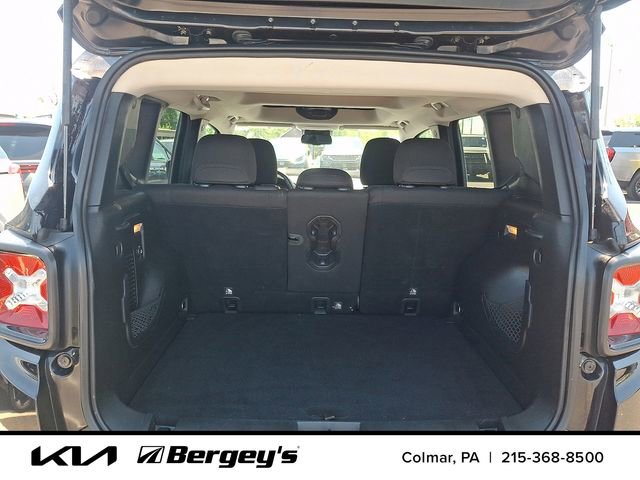Used 2016 Jeep Renegade Latitude AWD/4WD image 29