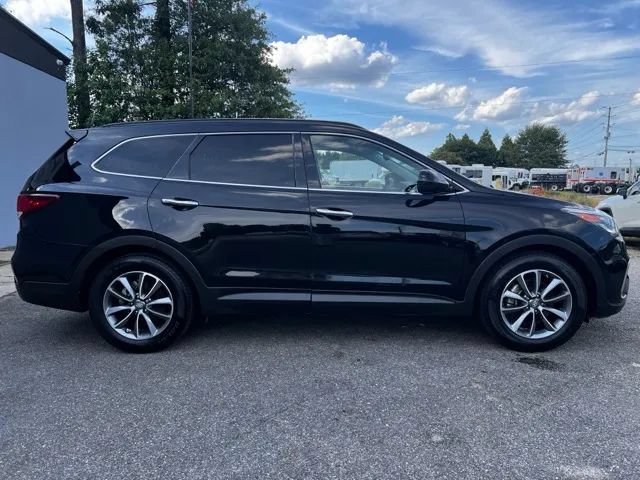 Used 2017 Hyundai Santa Fe SE AWD/4WD image 4
