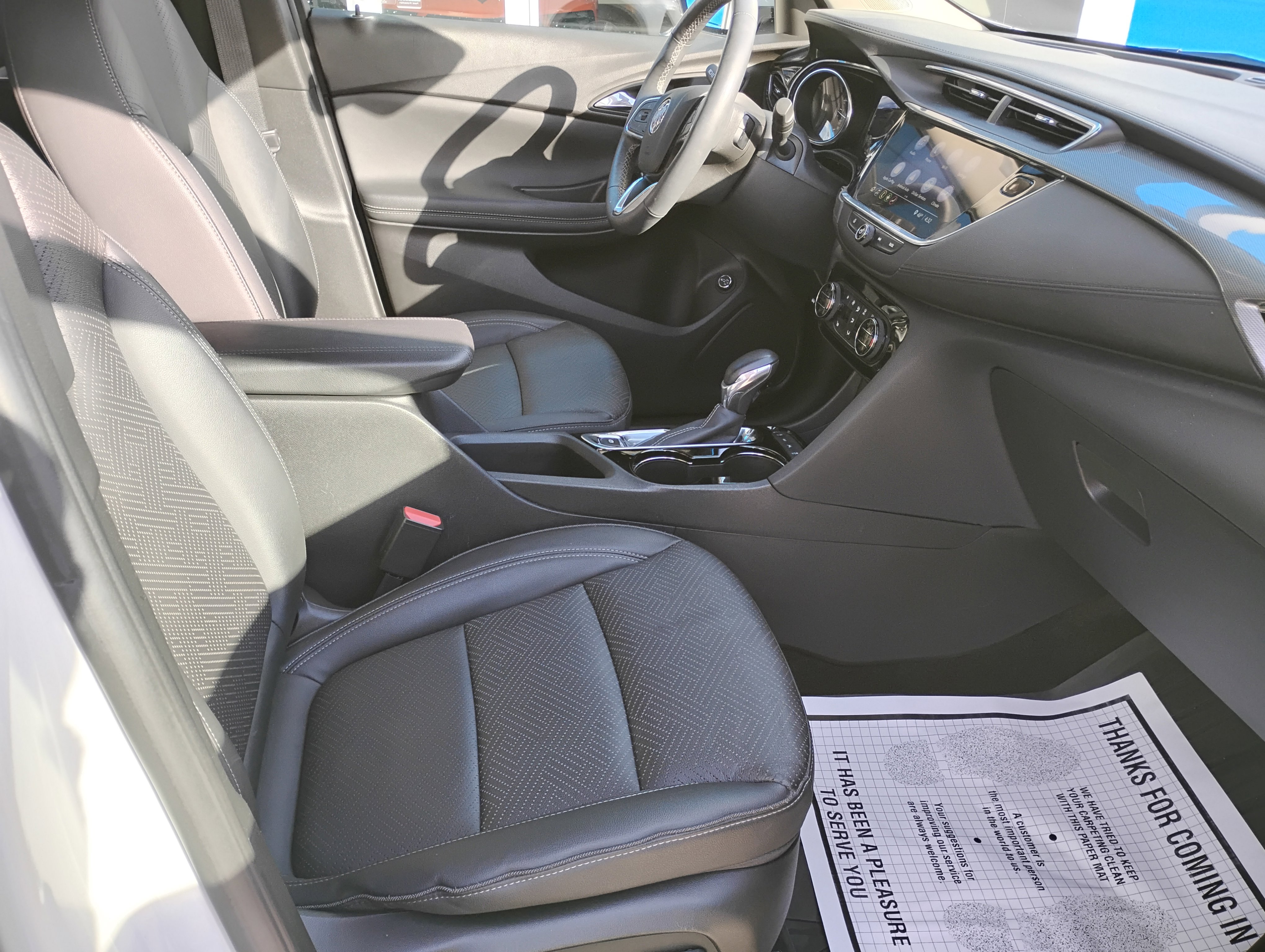 Used 2022 Buick Encore GX Essence w/ Experience Buick Package image 32