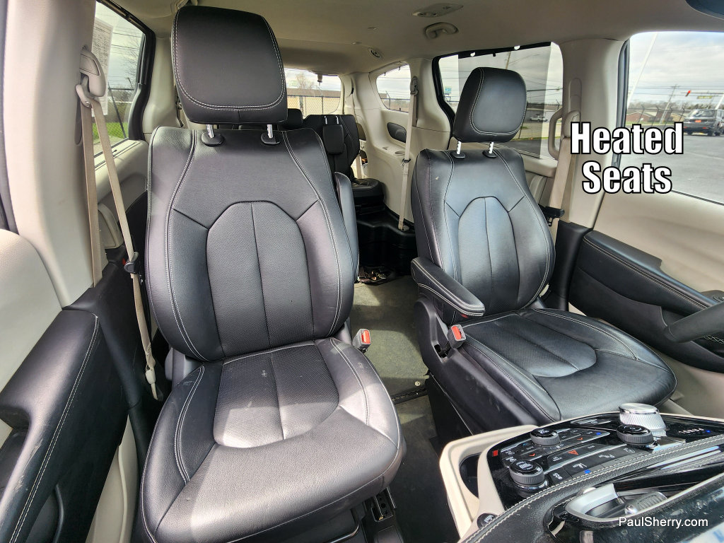 Used 2022 Chrysler Pacifica Touring-L FWD image 4