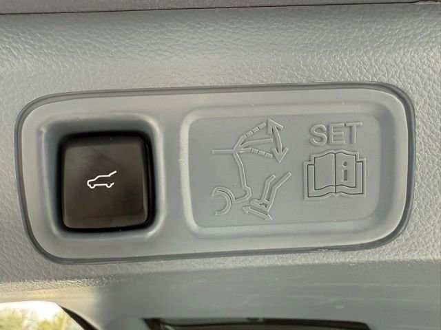 Used 2022 Lincoln Navigator L Black Label image 12