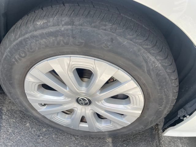 Used 2020 Toyota Prius LE FWD image 14