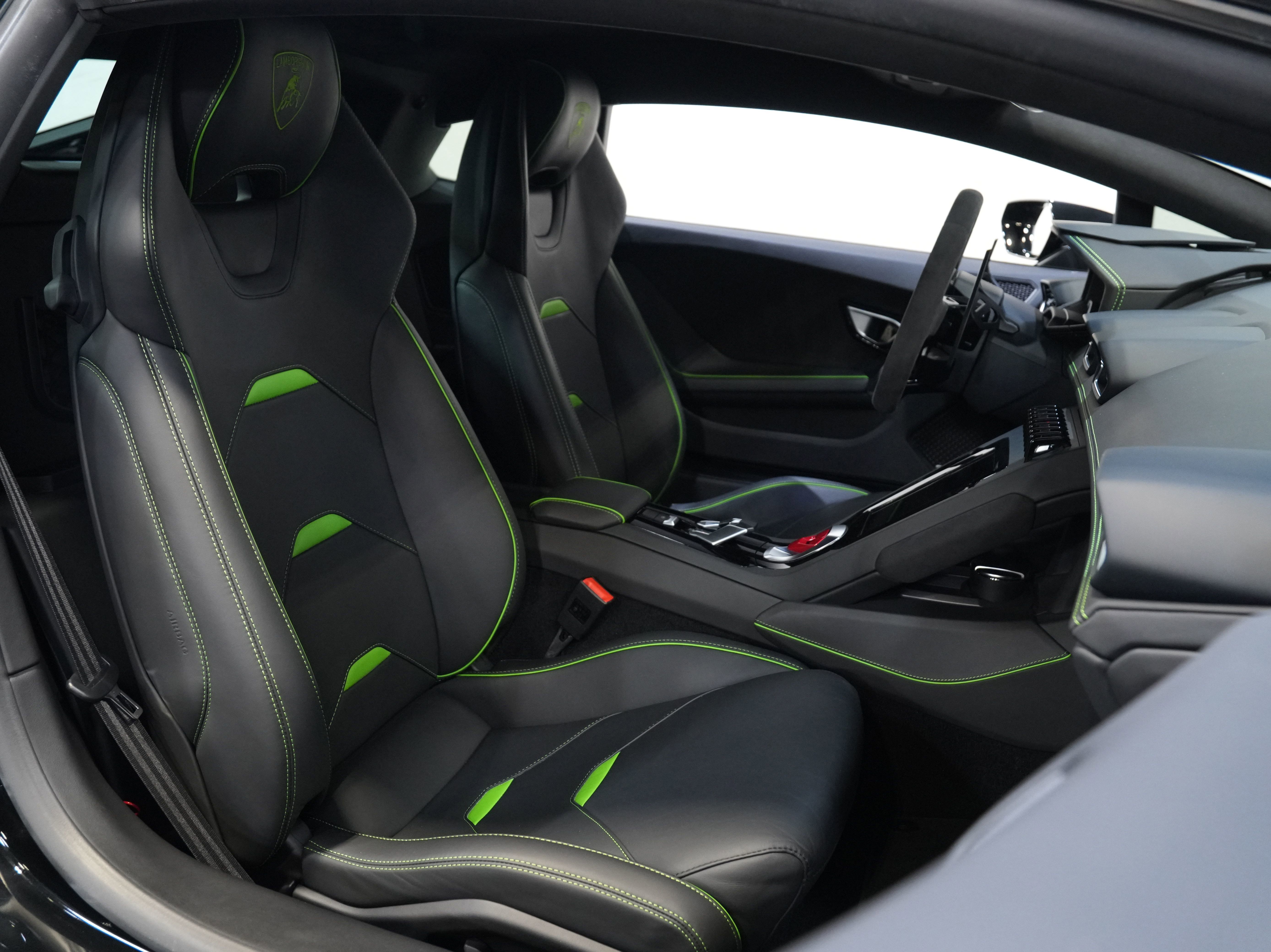 Used 2021 Lamborghini Huracan EVO image 35