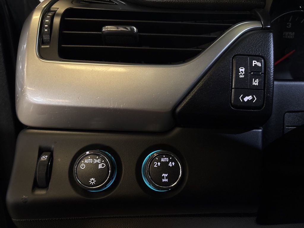 Used 2015 Chevrolet Suburban LT AWD/4WD image 21