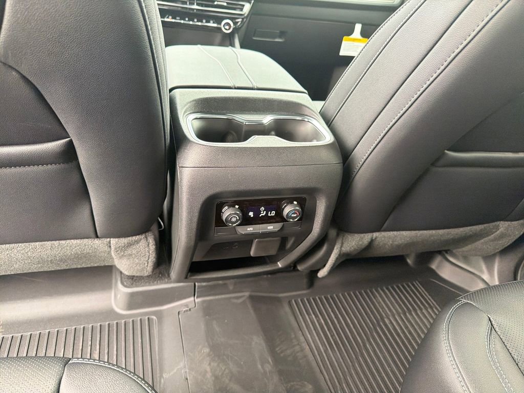 New 2026 Chevrolet Traverse LT w/ Midnight/Sport Edition image 26