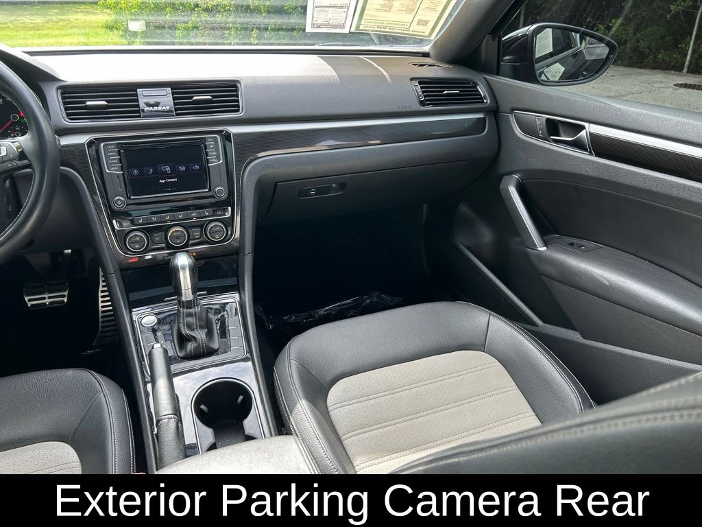 Used 2018 Volkswagen Passat 3.6 FWD image 11