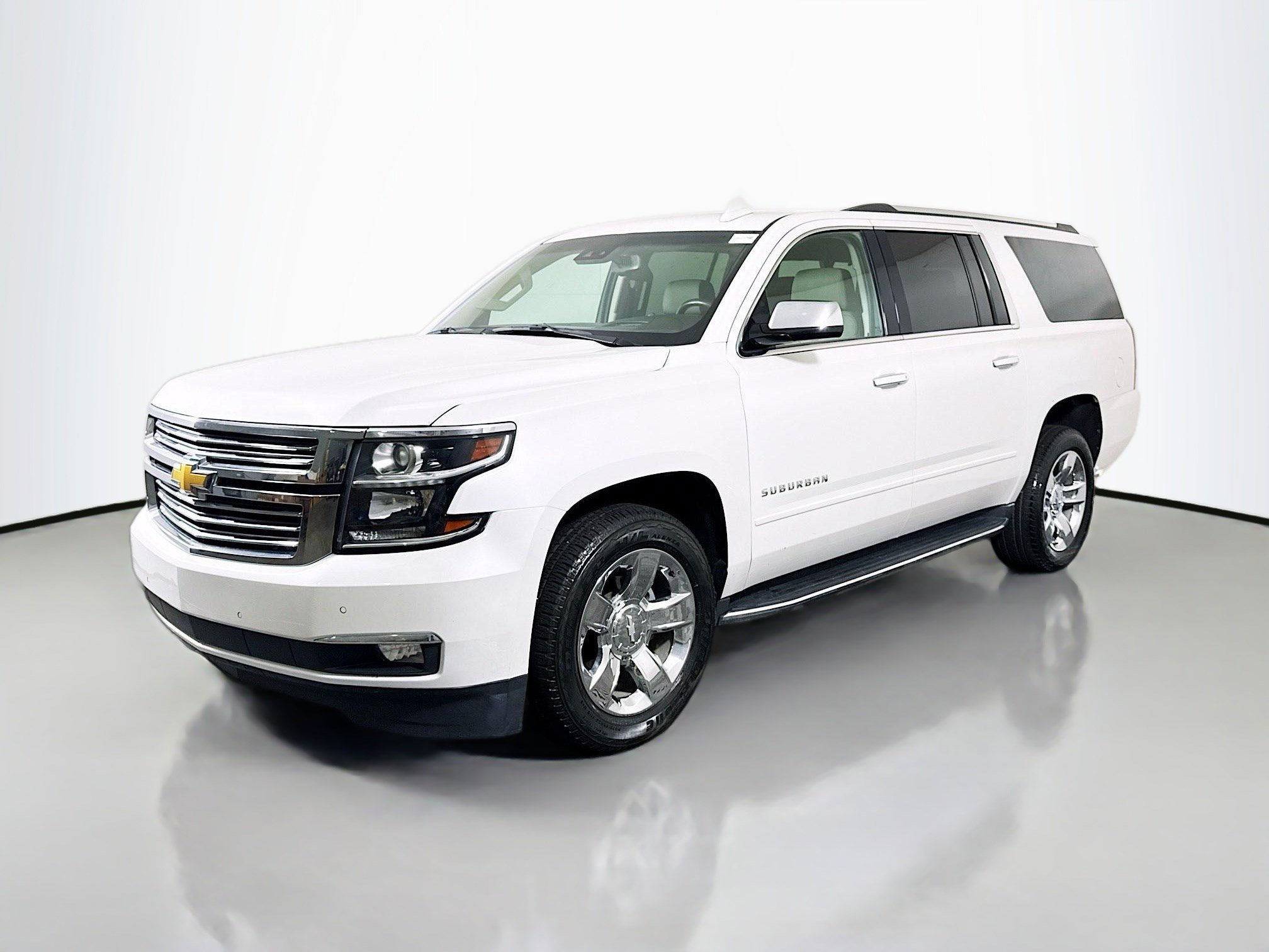 Used 2019 Chevrolet Suburban Premier RWD image 4
