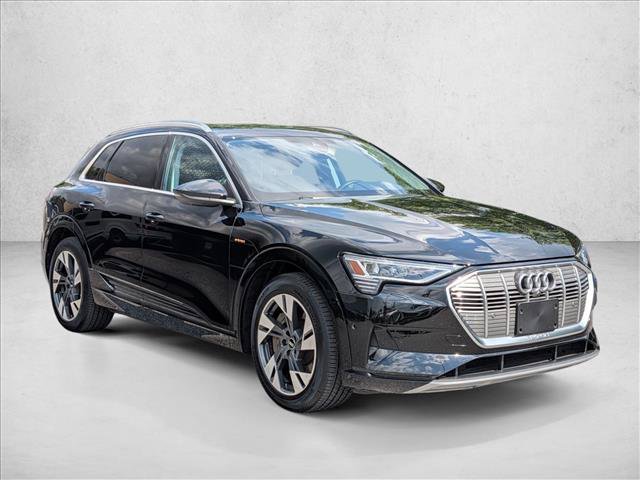 Certified 2023 Audi e-tron Premium Plus w/ Premium Plus Package AWD/4WD image 3