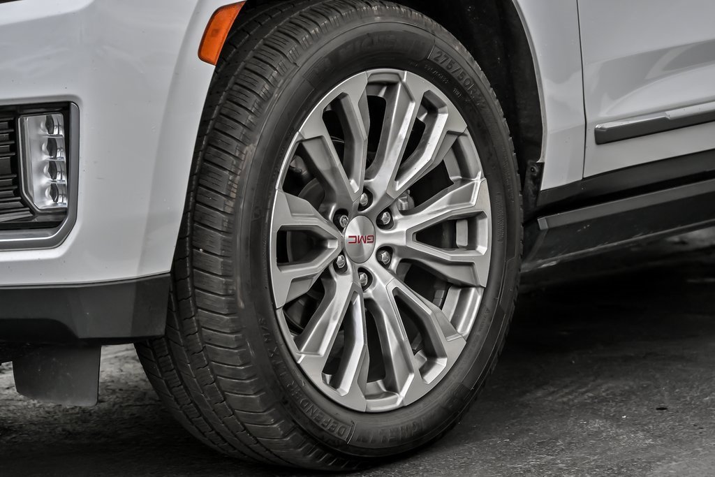 Used 2021 GMC Yukon Denali w/ Denali Premium Package image 3