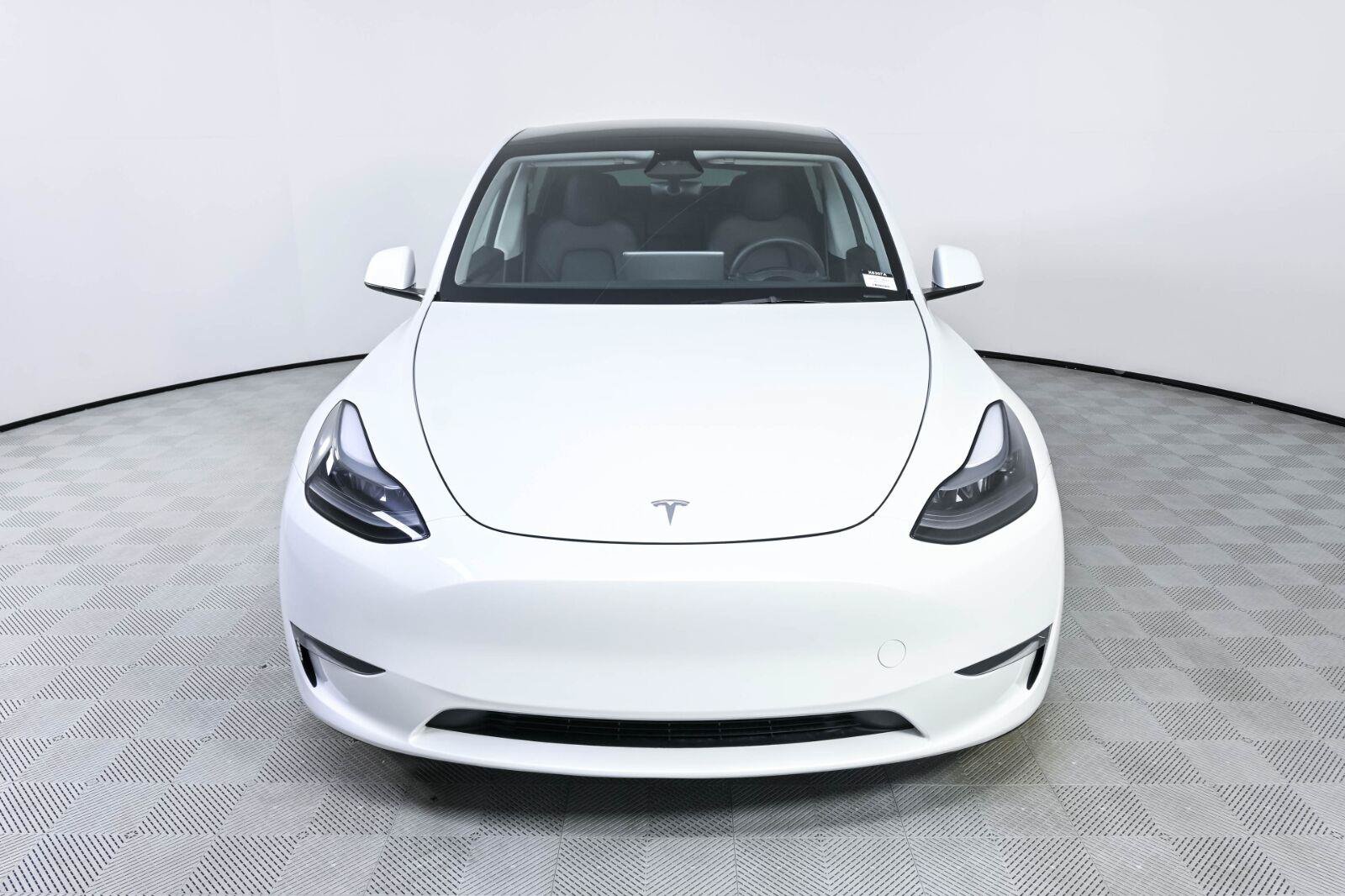 Used 2024 Tesla Model Y Long Range AWD/4WD image 33