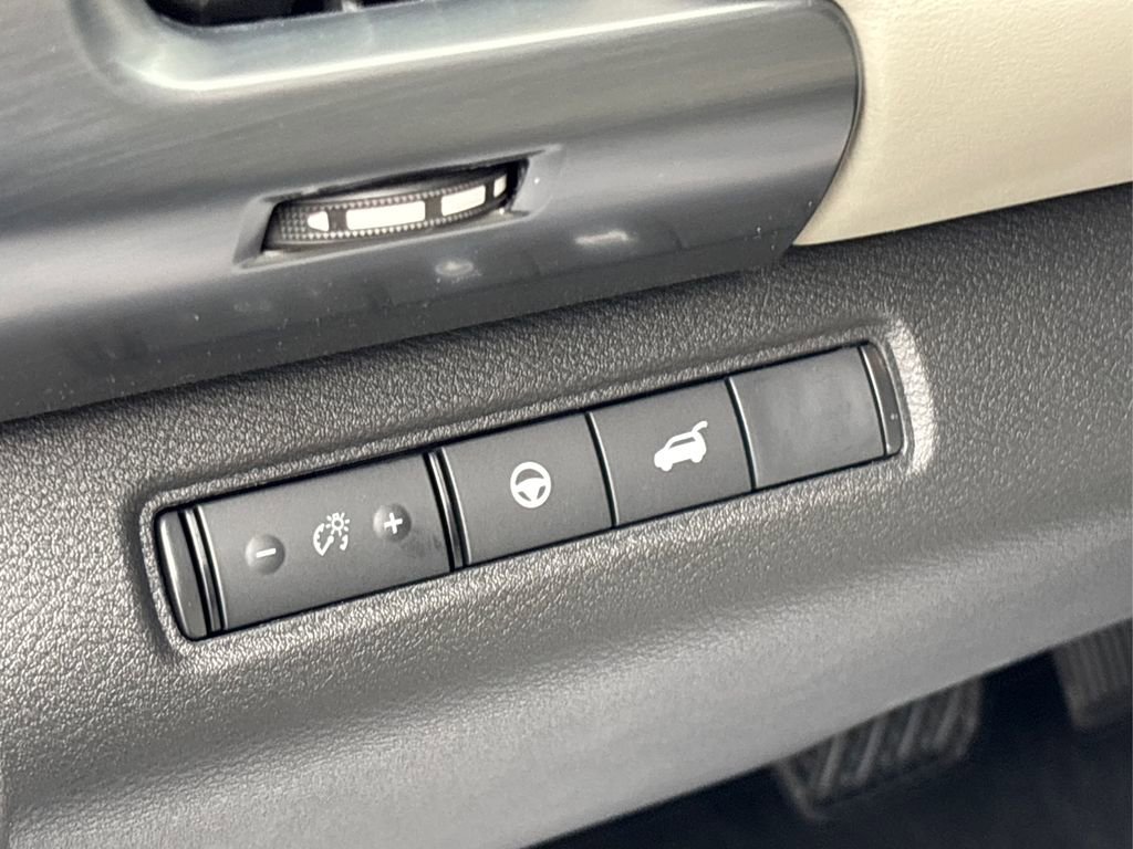 New 2025 Nissan Pathfinder SL image 31