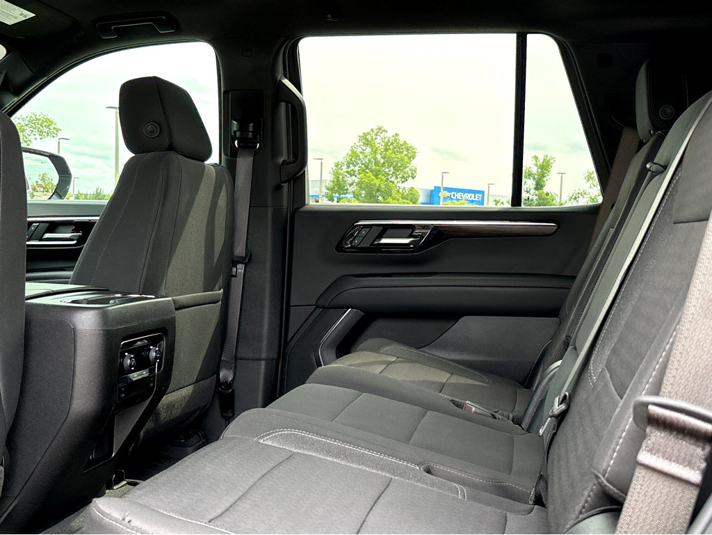 Used 2025 Chevrolet Tahoe LS RWD image 18