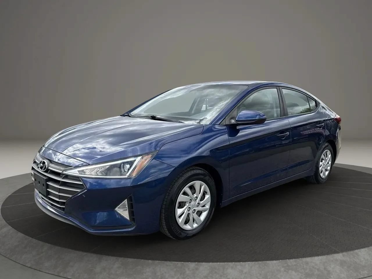 Used 2020 Hyundai Elantra SE FWD image 1